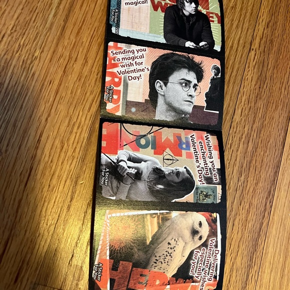 A  set of 14  unused  new class Harry potter vintage valentines. - Picture 2 of 11